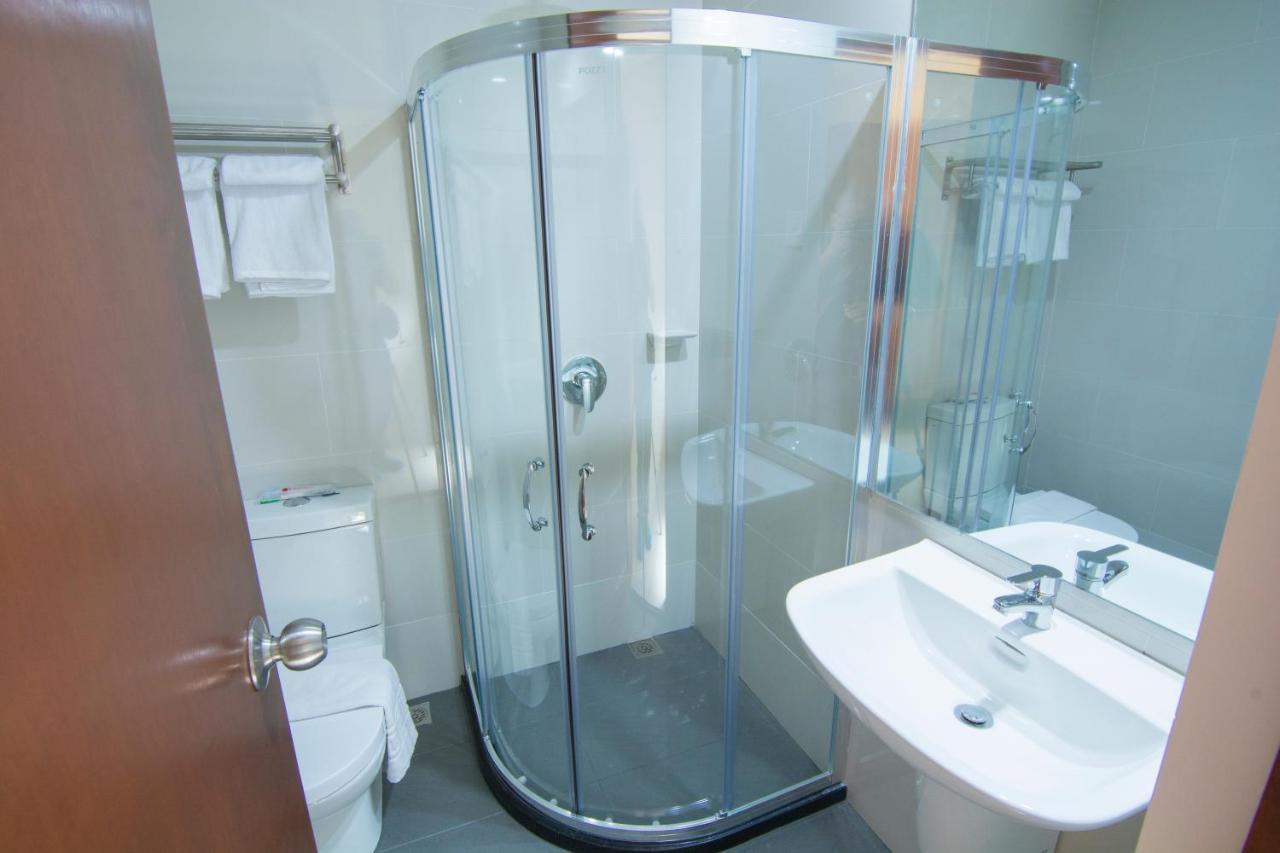 Mango Suites Cauayan Экстерьер фото